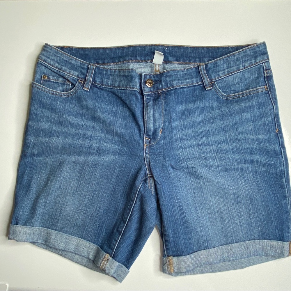 Old Navy Plus Size Jean Shorts Sz:16
